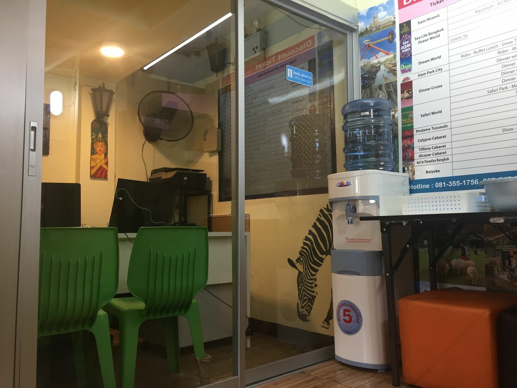 Ostello Yha Bangkok Downtown @ Station S3 Esterno foto